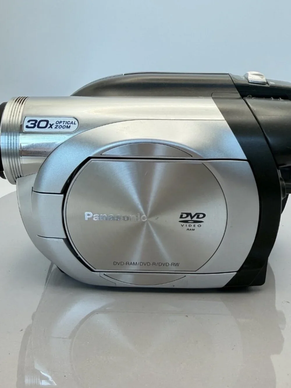 Panasonic Palmcorder MultiCam VDR-D105 DVD Camcorder Charger Discs Manual Works